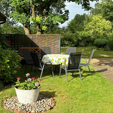 Reetgedecktes Am Strandweg In